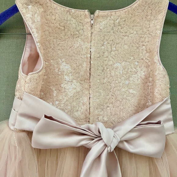 5T Flower Girl Dress Sequins and Tulle - Picture 3 of 8